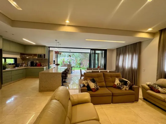 Casa com armarios no Residencial Bella Citta | É aqui na Imobiliária Rosa e Rangel
