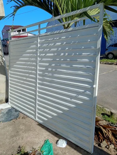 Portão galvanizado de correr completo com os trilho tamanho 2.90 pó 2.20 ZAP *71