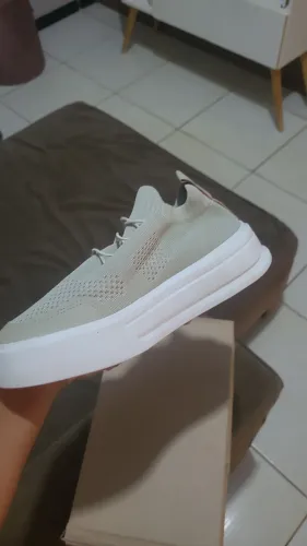 Tênis Slip-on Bege Novo (Tam. 39/40) - Solado Alto - Sem uso
