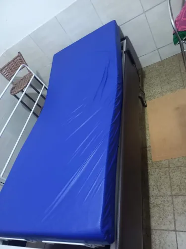 Cama articulada elétrica motorizada Elevação Grades + Colchão