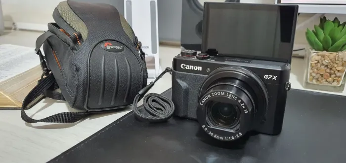Camera Canon G7X Mark II