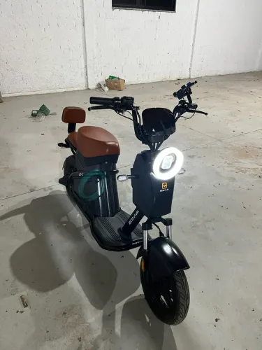Scooter Elétrica Ecoviva JE-2 1000W - Praticamente Nova
