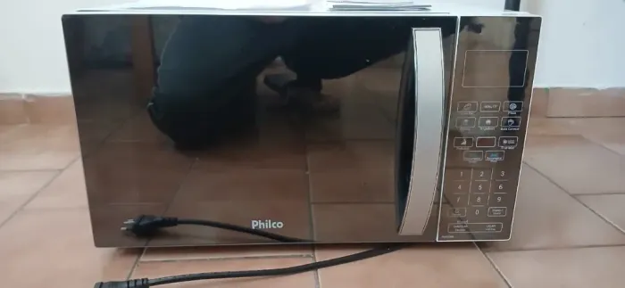 Microondas Philco 28L 220v cor branco - espelhado