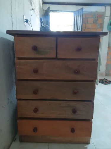Cômoda de madeira