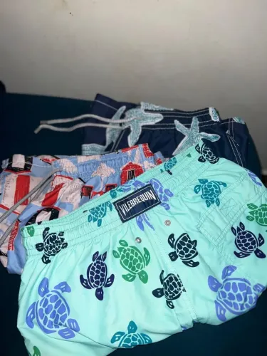 Vendo shorts de luxo Vilebrequin originais.