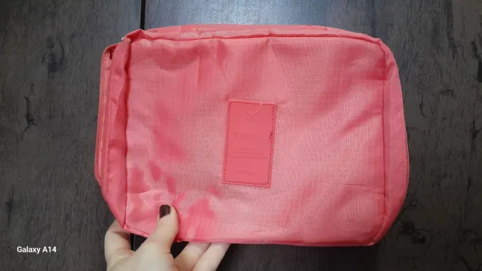 Necessaire com divisória 