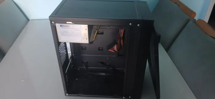 GABINETE DE ESCRITÓRIO + FONTE DE ALIMENTAÇÃO 200W