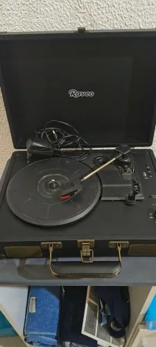 Vende - se Toca Disco de Vinil - Raveo