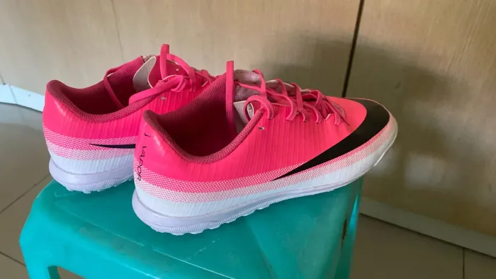 Chuteira Society Nike VAPOR Mercurial NR 40