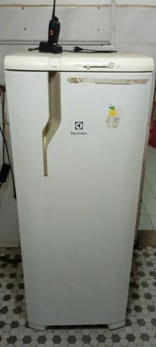 Geladeira Eletrolux RE31