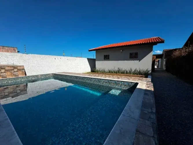 CASA EM PERUÍBE 600 METROS DO MAR SENDO 2 SUÍTES / ACEITA ENTRADA 260 MIL