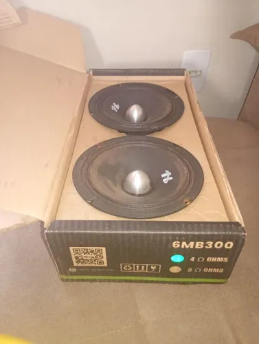  2 Auto falante Hurricane MB 600 250W  RMs  500W max 