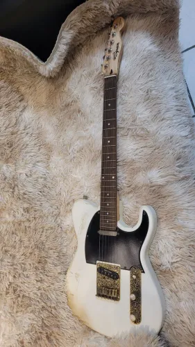 Guitarra squier stratocaster