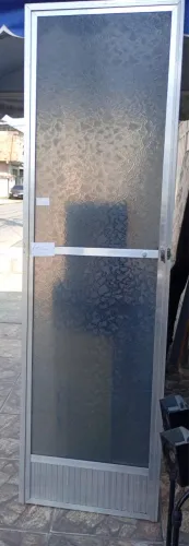 Porta de banheiro