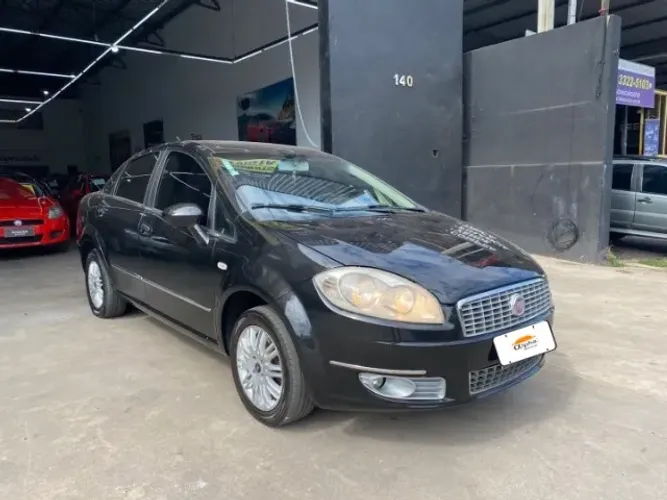 Fiat Linea Essence 1.8 Flex 16V 4P 2012