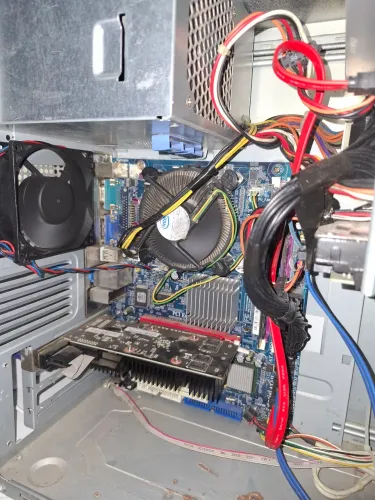 COMPUTADOR MEGAWARE 