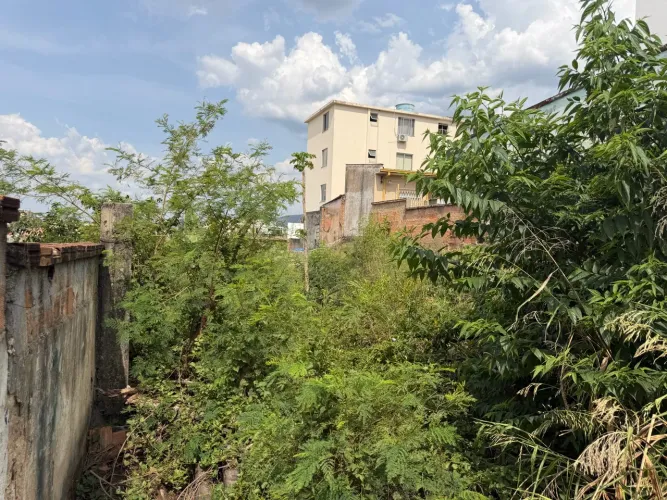 Lote 400m2 bairro Sagrada Família e também bairro Ouro Preto