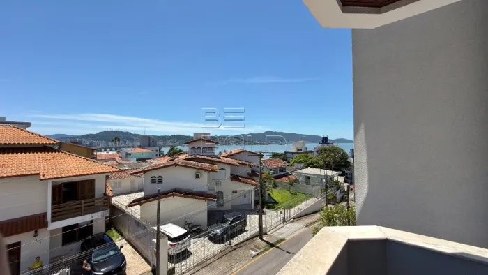 Apartamento 3 dormitórios com vista mar