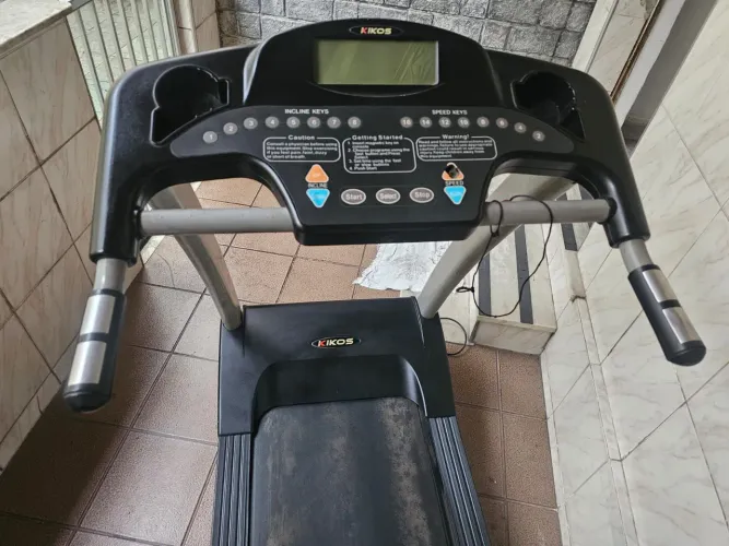 Vendo esteira semi profissional