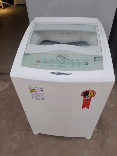 Vendo máquina de lavar Brastemp 8k conservado 6 meses de garantia