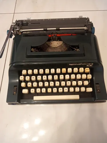 Maquina de Escrever Remington 22