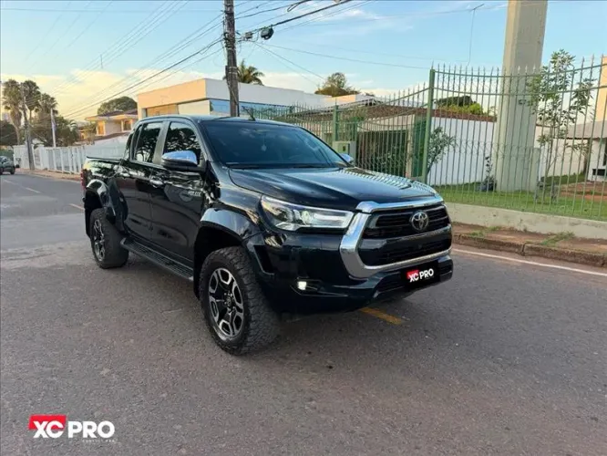 Toyota Hilux CD SRX Plus 4X4 2.8 TDI Die. Aut. 2024