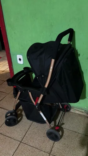 Carrinho de bebê SEMI NOVO