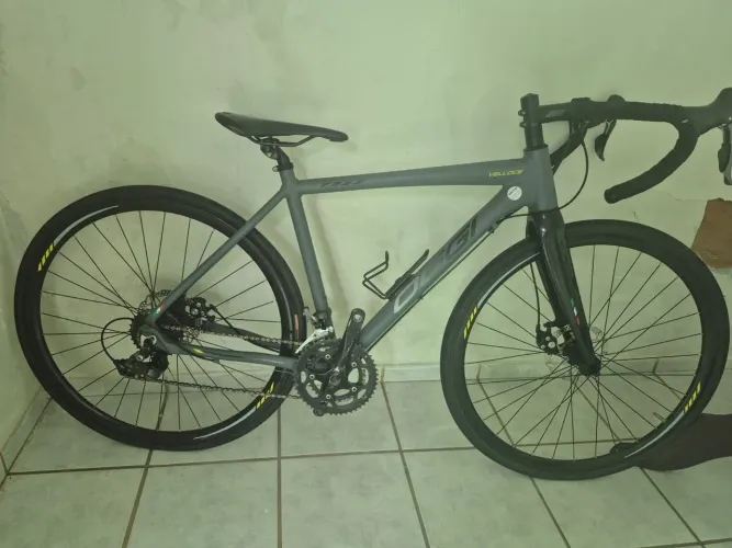 bicicleta de estrada Oggi Velloce Disc Claris