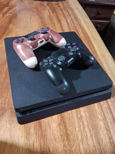 ? PS4 Slim 1TB - em perfeito estado
