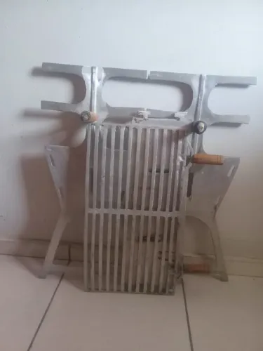 Vendo churrasqueira semi nova 250