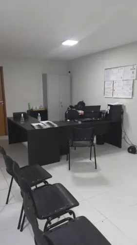 Vende-se excelente loja comercial no Centro de Guarapari ES,