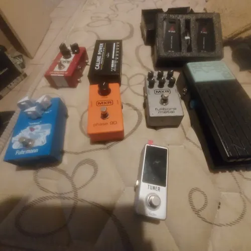 Pedais de guitarra