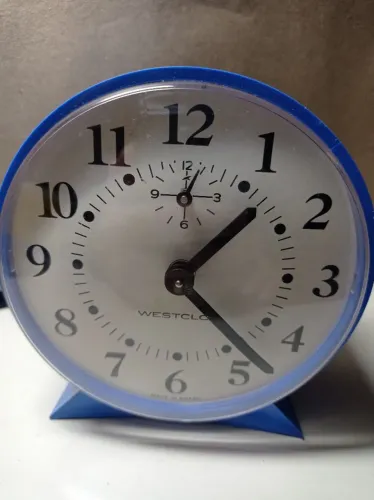 Relógio despertador antigo