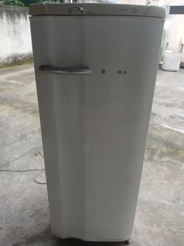 Geladeira Electrolux 280l