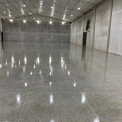 Polimento e aplicação de granilite 