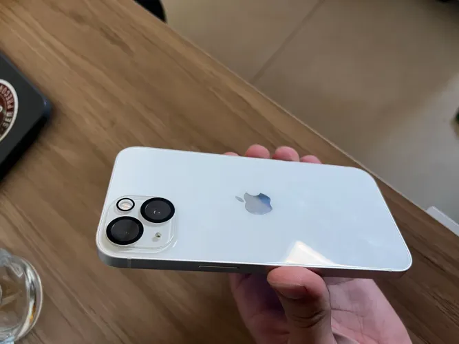Apple iPhone 13