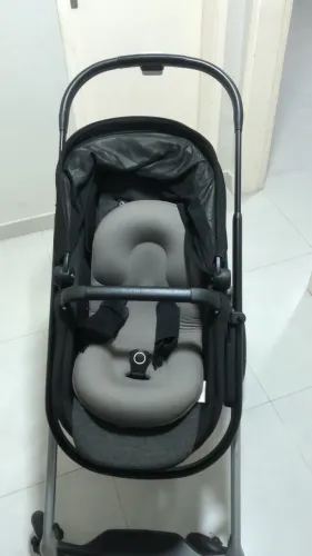 Carinho de bebê em perfeito estado de uso.