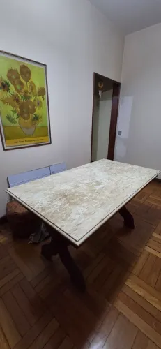 Mesa de jantar tampo em mármore bege bahia 