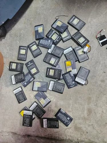 Vendo lote de baterias celular retiradas