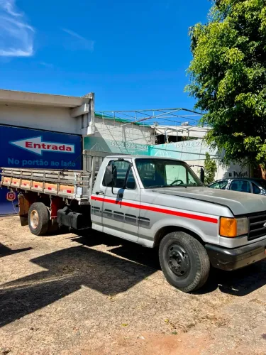 F4000 em ótimo estado a venda!