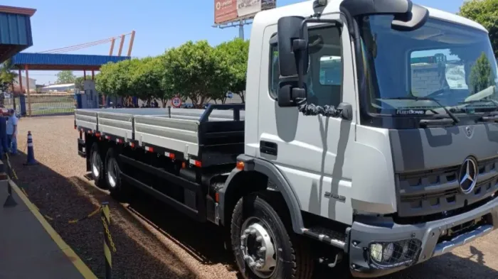 MB ATEGO 3133 2025 ZERO KM (SEM USO) CARGA SECA
