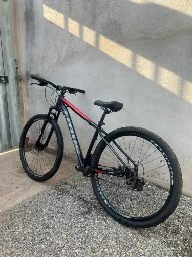 Bicicleta Lotus aro 29 semi nova!