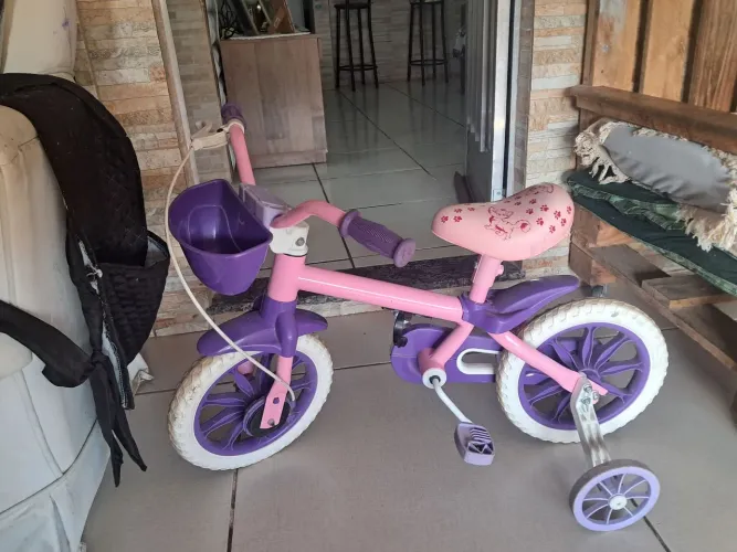 Bicicleta infantil menina