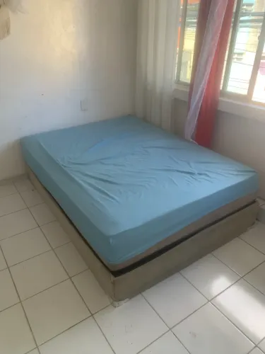 Cama solteirão usada perfeitas condições