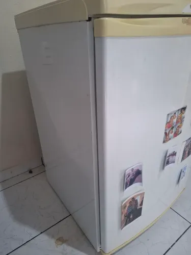 Frigobar Electrolux Gelando muito