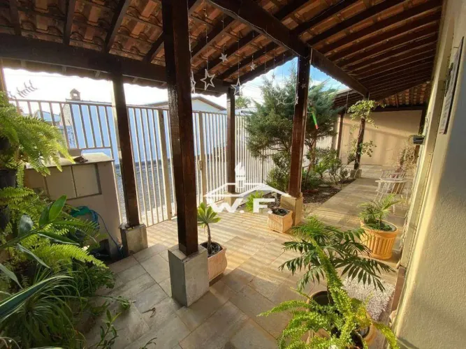 Casa com 4 dormitórios à venda, 274 m² por R$ 980.000 - Jardim Bela Vista - Guaratinguetá/