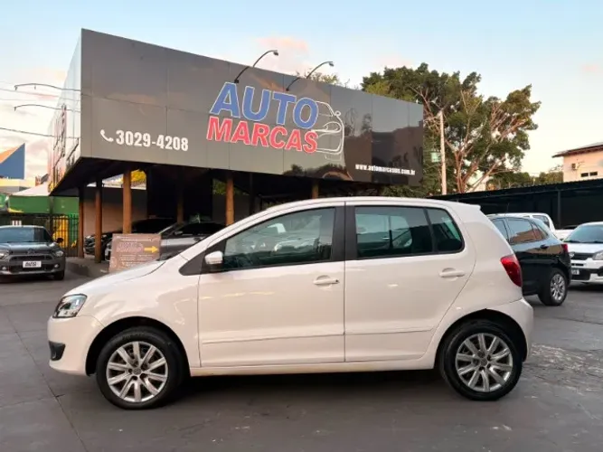Volkswagen Fox 1.0 MI Total Flex 8V 5P 2013