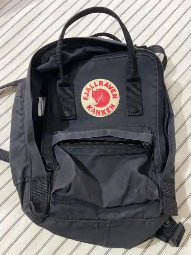 Mochila Fjallraven Kanken preta 7L