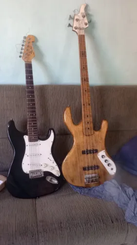 Guitarra Shelter e Contrabaixo Luthier