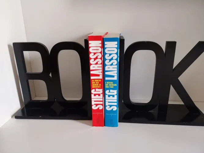 Aparador para livros em MDF